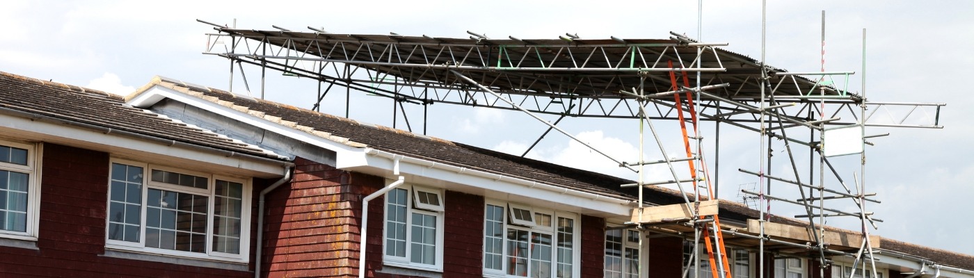 Temporary Roof Scaffolding That Keeps Your Project Safe and Dry