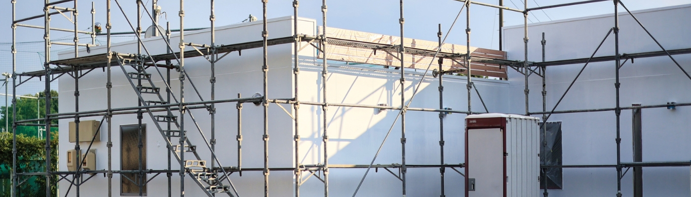 Why Professional Scaffolding Is Important for Painting and Decorating Projects